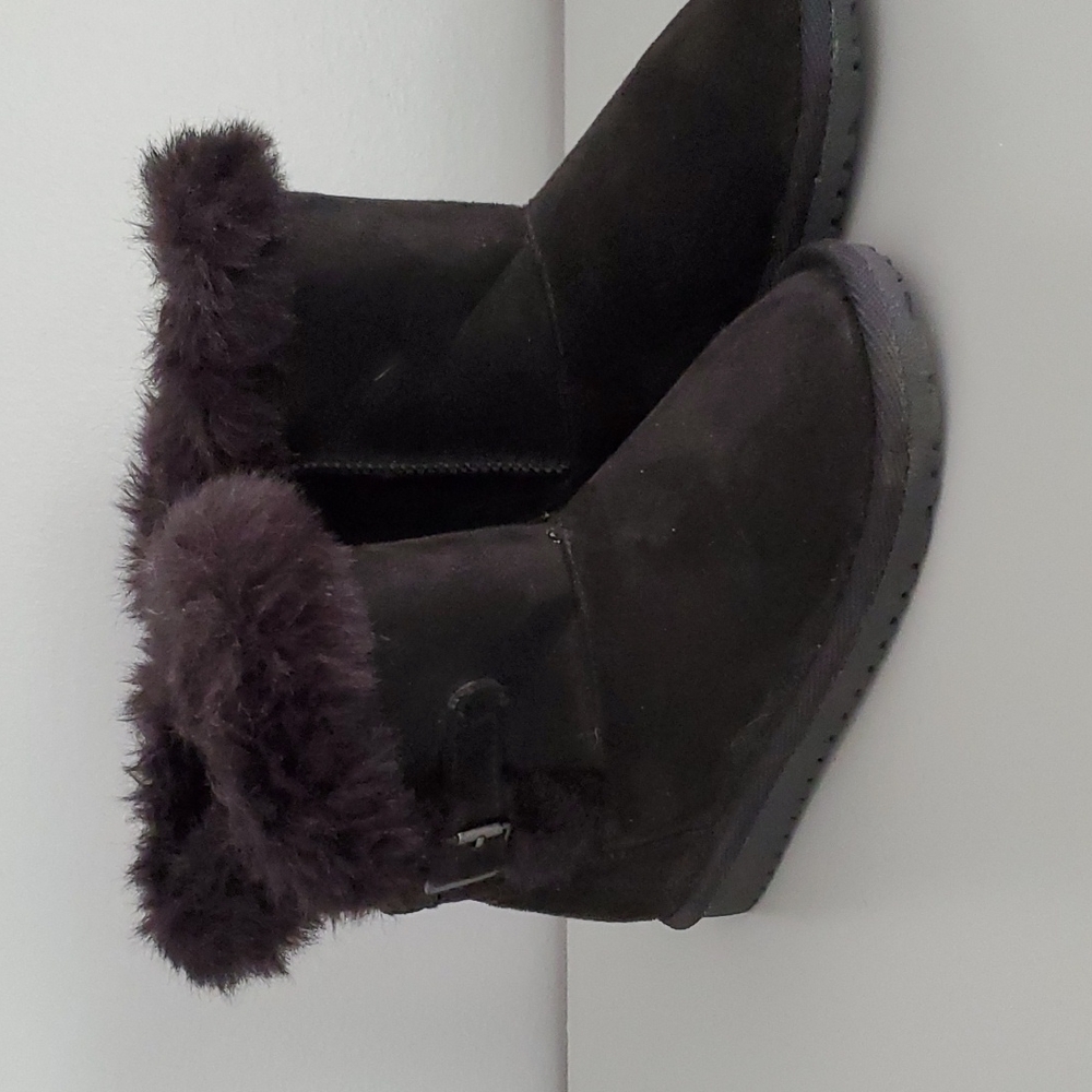 Girls size 10 Black Fuzzy Booties